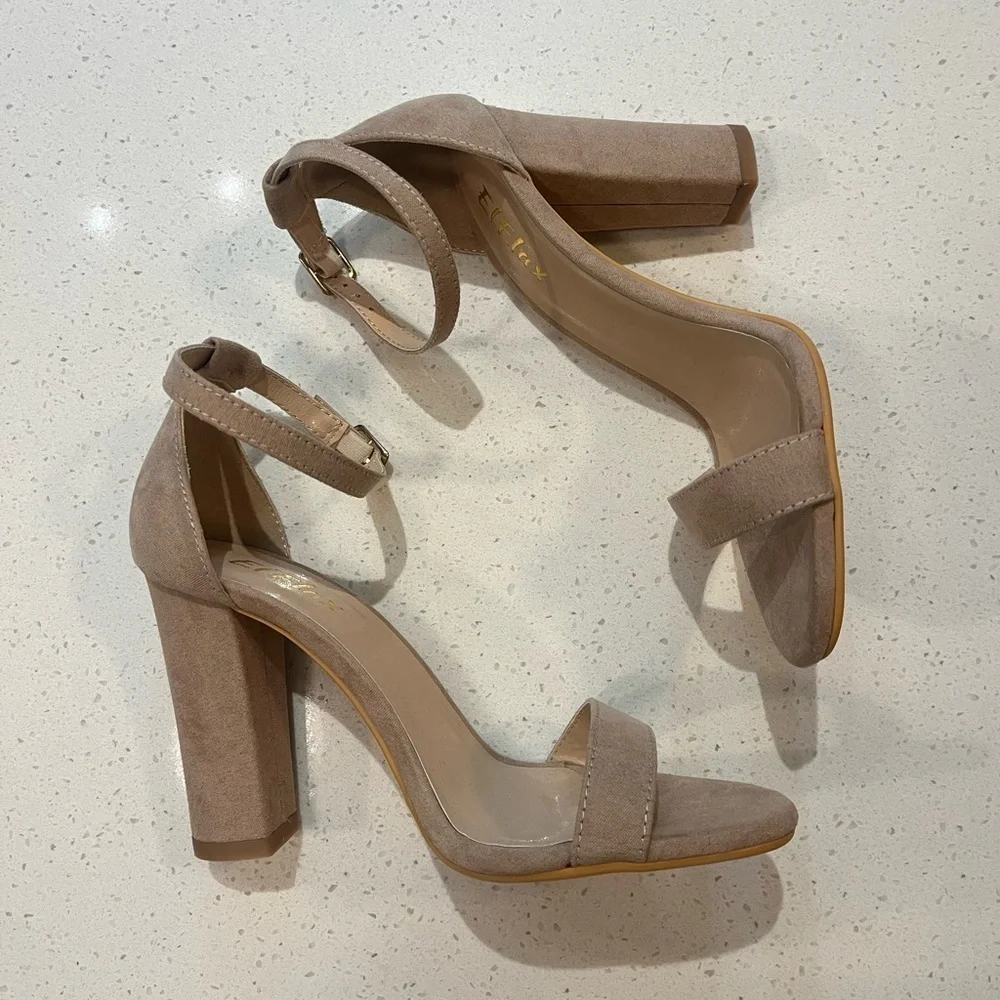 🆕 ElElax | 4 Inch Block High Heel Suede Sandals in Nude Size 6.5